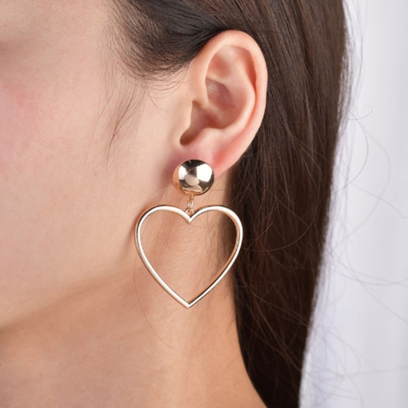 Round Dot Hollow Heart Gold Hoop Earrings - Picture 7 of 8